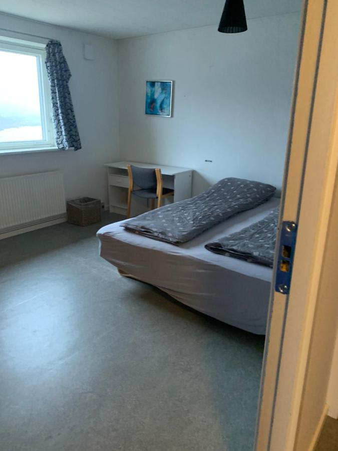 Isi4U Hostel Сісіміут Екстер'єр фото